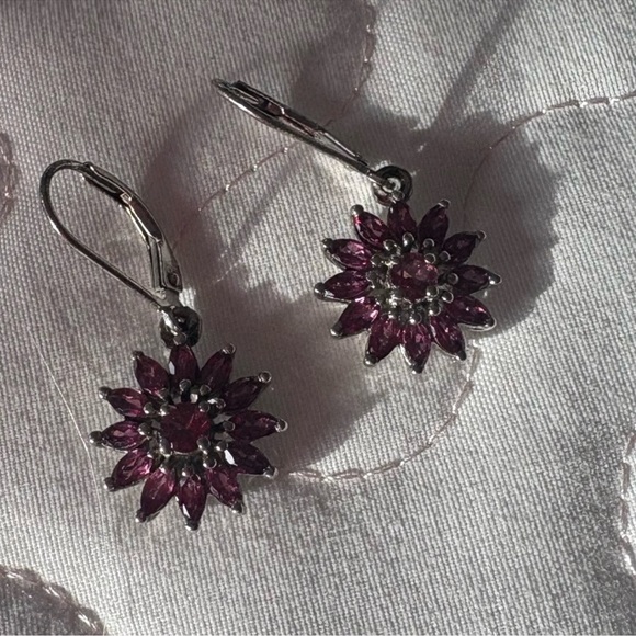 Orissa Rhodolite Garnet Floral Earrings 925
Sterling Silver | Statement Dangle | - Picture 1 of 7